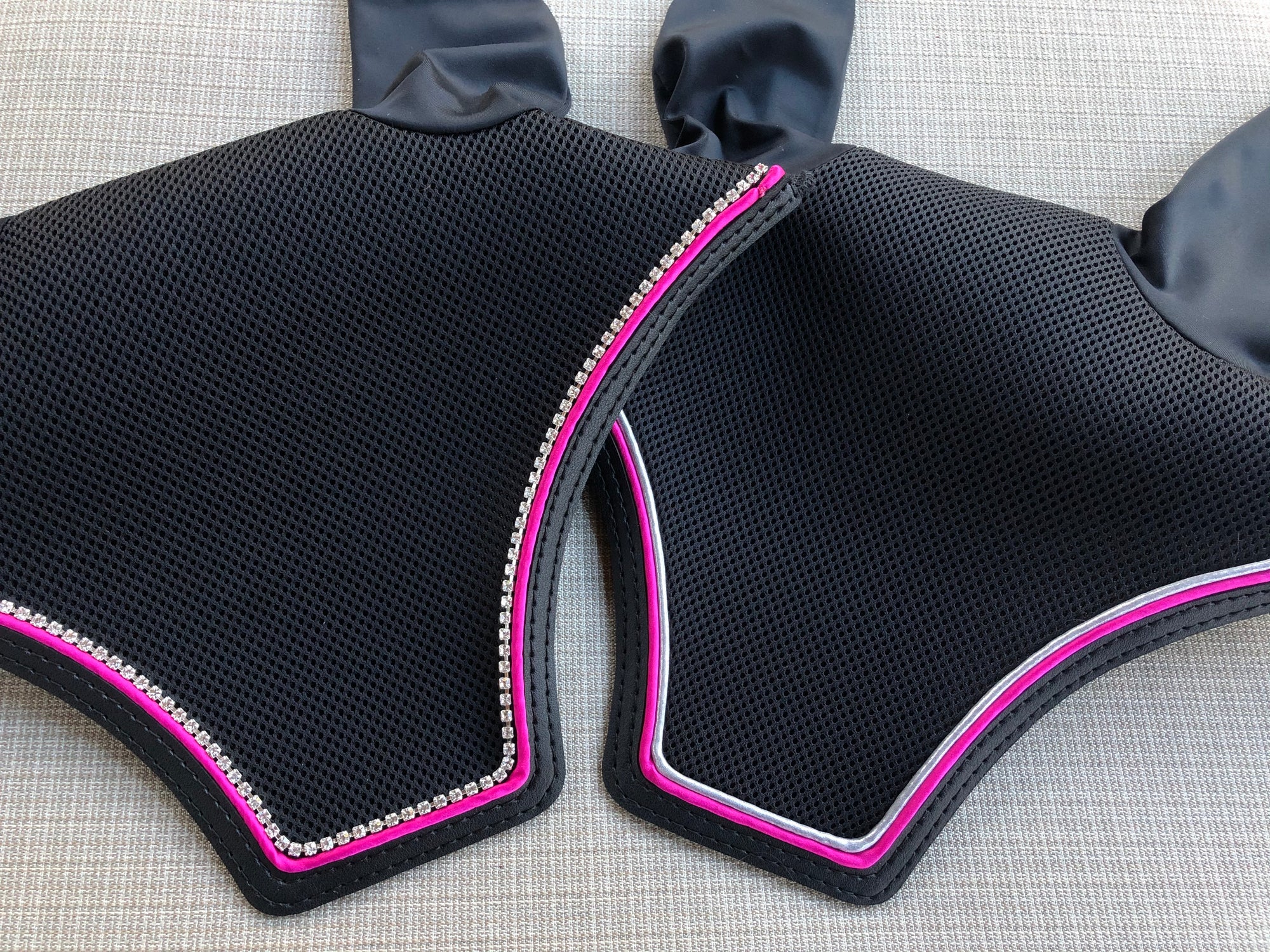Black bonnets with pink Pipings